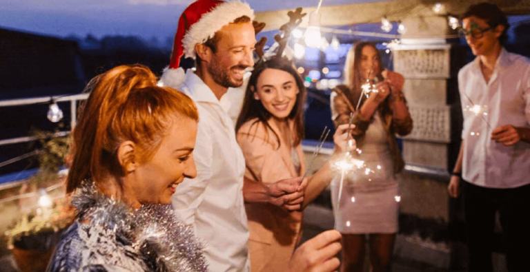 experience-the-magic-of-christmas-on-a-nile-cruise-where-the-celebration-blends-with-amazing-views-of-egypt Christmas celebration on a Nile cruise with stunning views of Egypt.