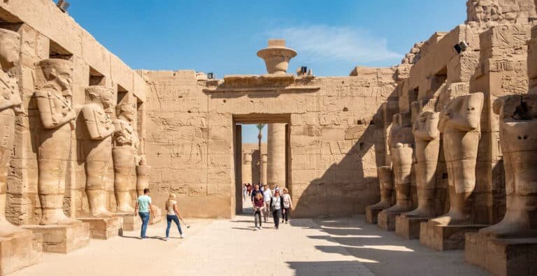 A-wonderful-photo-from-inside-the-Karnak-Temple-in-Luxor