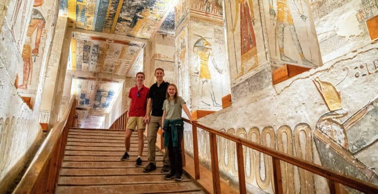 A-wonderful-photo-of-some-tourists-from-inside-the-Valley-of-the-Kings