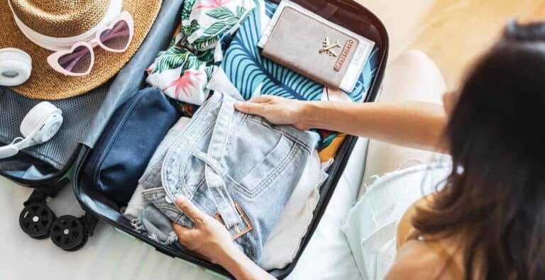 A-wonderful-picture-of-a-woman-packing-her-bags-for-Egypt.