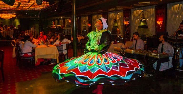 Evening-parties-on-board-the-cruise